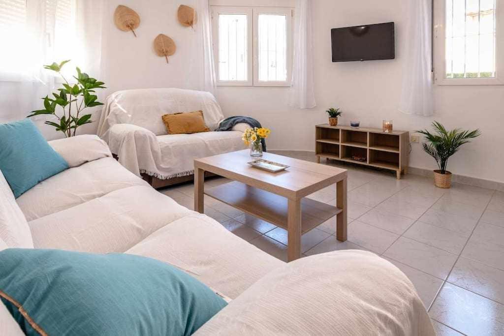 Paraiso Privado Con Piscina Villa Alqueries دينايا المظهر الخارجي الصورة